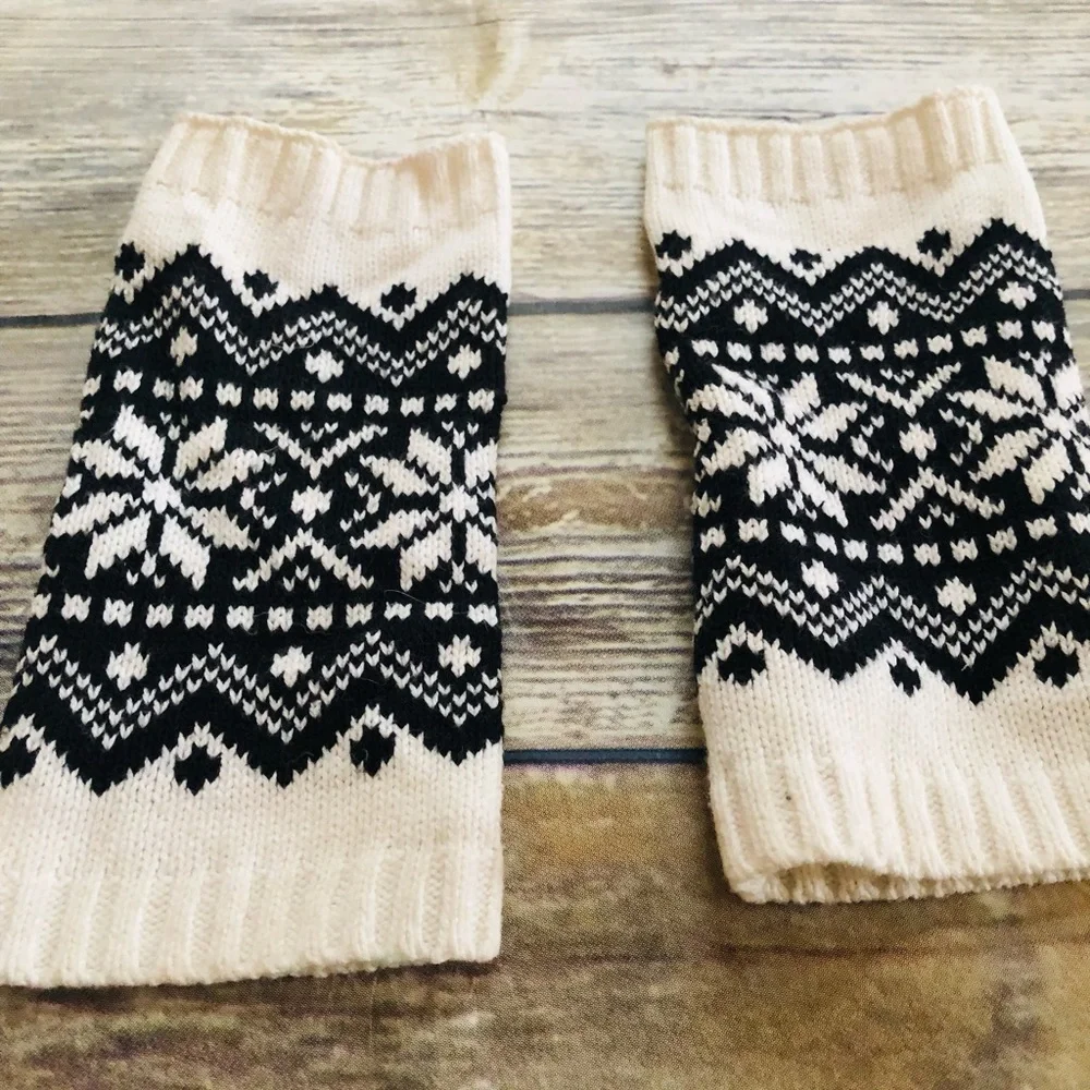 Girls gorgeous knit fingerless gloves